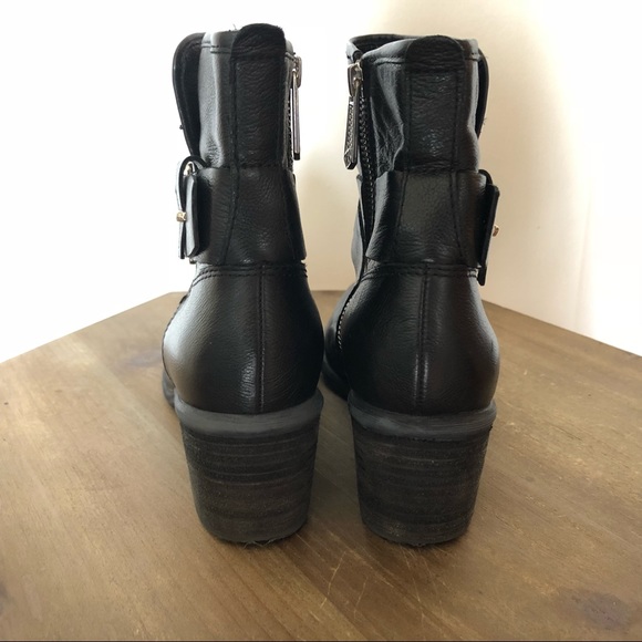 Donald J Pliner “Diem” black leather ankle boots - Picture 2 of 5